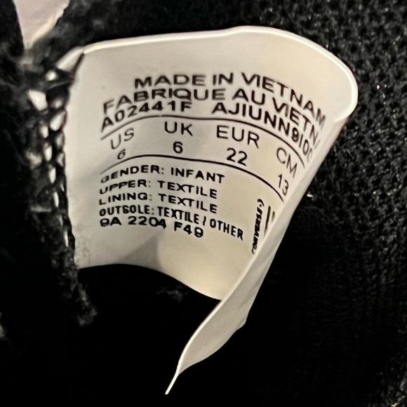 Converse Chuck Taylor All Star  - Baby•Toddler •Black /Dinosaurs. - Picture 4 of 5